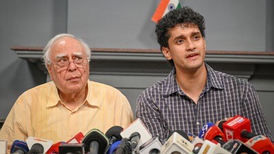 ‘ককরোচ’-দের নয়া পোর্টাল চালু, আইনি-আর্থিক সহায়তা কপিল সিব্বলের (Hindustan Times) ‘ককরোচ’-দের নয়া পোর্টাল চালু, আইনি-আর্থিক সহায়তা কপিল সিব্বলের (Hindustan Times)
