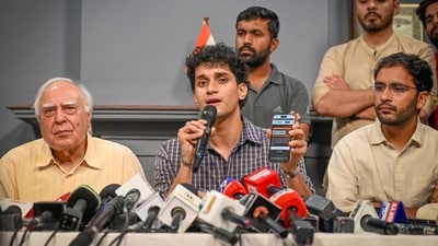 CJP Spokesperson Saurav Das, Ashutosh Ranka along with senior advocate Kapil Sibal address a press conference over the FIRs registered against the student protesters in different states, alleging that the cases remain despite the agreement reached with the Union government to withdraw them in New Delhi, India, on Monday. (Sanchit Khanna/ Hindustan Times)) CJP Spokesperson Saurav Das, Ashutosh Ranka along with senior advocate Kapil Sibal address a press conference over the FIRs registered against the student protesters in different states, alleging that the cases remain despite the agreement reached with the Union government to withdraw them in New Delhi, India, on Monday. (Sanchit Khanna/ Hindustan Times))