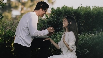By early October 2025, Madison Beer and Justin Herbert confirmed their romance after sharing a kiss on the sidelines before the Chargers' game against the Commanders. (Instagram @madisonbeer) By early October 2025, Madison Beer and Justin Herbert confirmed their romance after sharing a kiss on the sidelines before the Chargers' game against the Commanders. (Instagram @madisonbeer)