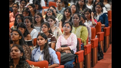 Students during orientation at Miranda House. (Sanchit Khanna/HT Photo)