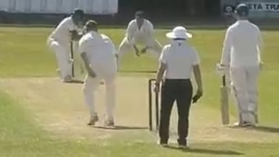 Clips of the first slip fielder clipping his fingers just before the appeal have gone viral. (Screengrab from X) Clips of the first slip fielder clipping his fingers just before the appeal have gone viral. (Screengrab from X)