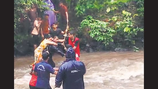 72 tourists rescued after stream swells near Zenith Waterfall