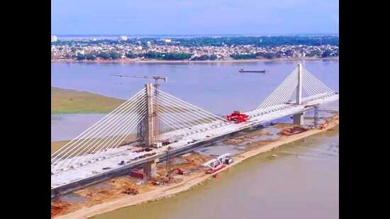 The under-construction six-lane bridge over the Ganga River in Prayagraj. (HT PHOTO)
