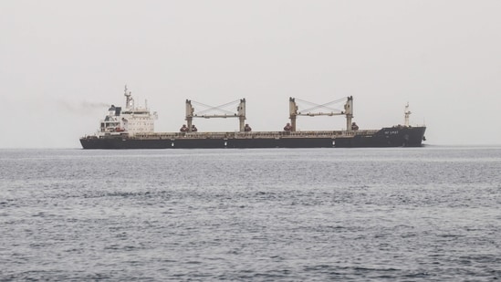 Iran and Oman Seek Agreement on the Hormuz in Bid to Jumpstart Peace Talks