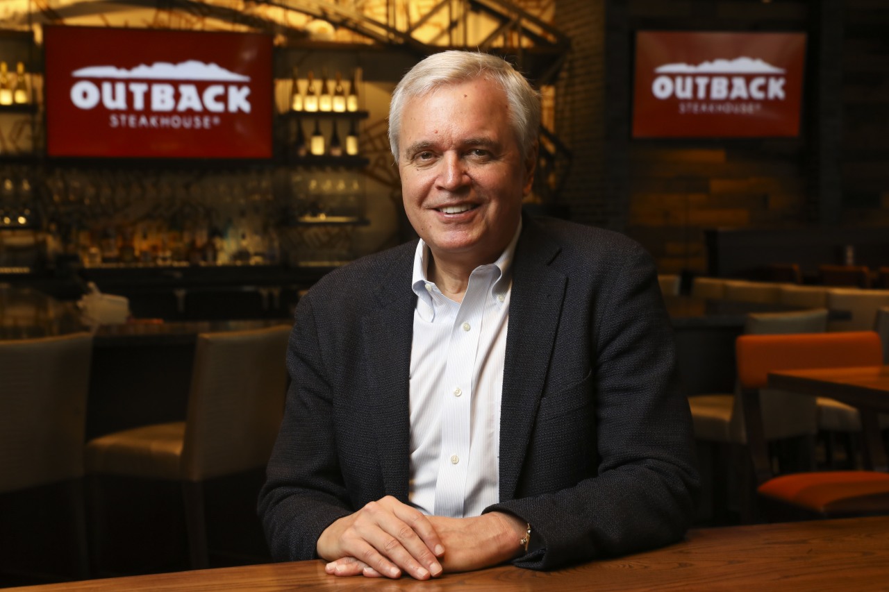 David Deno, who retired from Bloomin’ Brands, is taking over Cracker Barrel.