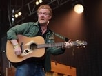 Oscar-winning Irish artist Glen Hansard died in a motorcycle accident in Dublin at the age of 56.