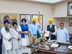 Punjab governor Gulab Chand Kataria meeting SAD (Punar Surjit) delegation members in Chandigarh. (PTI)