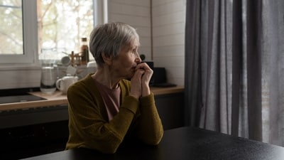 Living close to family and familiar communities may help protect mental health in old age. (Freepik) Living close to family and familiar communities may help protect mental health in old age. (Freepik)