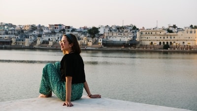 The rise of micro-cations, or weekend getaways, reflects a change in travel among young Indians. (Freepik) The rise of micro-cations, or weekend getaways, reflects a change in travel among young Indians. (Freepik)