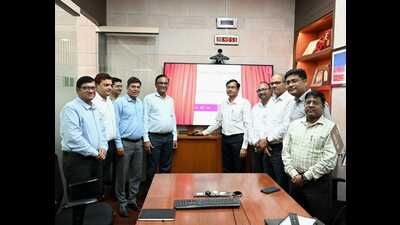 Metro officials during the launch of online certification courses. (HT Photo) Metro officials during the launch of online certification courses. (HT Photo)