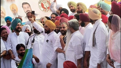 Several senior Congress leaders, including MLAs Tript Rajinder Singh Bajwa and Rana Gurjeet Singh, were among those present at the protest. (Sanjeev Kumar/HT)