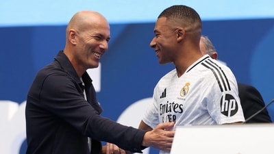 Zinedine Zidane and Kylian Mbappe in an event, (X images)