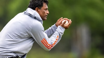 ভারতীয় পুরুষ জাতীয় দলের পরবর্তী ফিল্ডিং কোচ হতে পারেন শুভদীপ ঘোষ