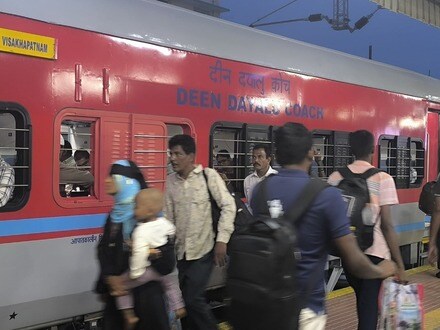 ప్రత్యేక రైళ్లు