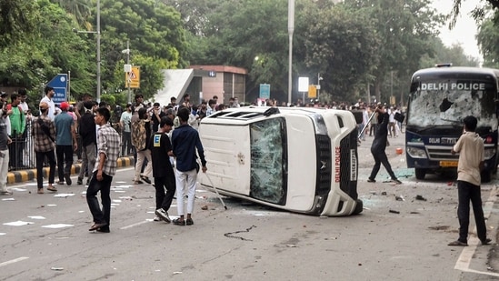 A visual from the recent protest at Jantar Mantar where police vehicles were attacked by the protesters.