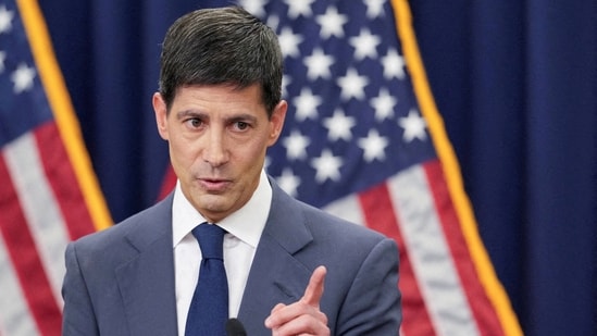 Fed interest rate decision is uncertain as Kevin Warsh keeps markets guessing. (REUTERS/Eric Lee/File Photo)