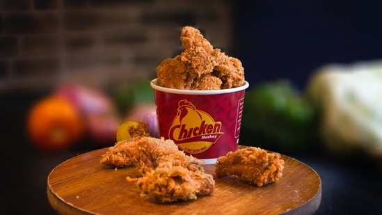 Celebrate National Chicken Wing Day 2026 with free wings, BOGO offers and discounts from Buffalo Wild Wings, Pizza Hut, Wingstop and more. (Pexel/ Represenatative image)