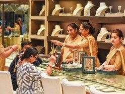 কলকাতায় ফের বাড়ল সোনা ও রুপোর দাম। 
