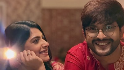 ‘নেশার মতো ভালোবাসাতেও স্ব-ইচ্ছায় বন্দি হয়ে থাকা যায়…’, খুঁজে পেয়েছেন মনের মানুষ! এক বছরের সফর সৌরভের ‘নেশার মতো ভালোবাসাতেও স্ব-ইচ্ছায় বন্দি হয়ে থাকা যায়…’, খুঁজে পেয়েছেন মনের মানুষ! এক বছরের সফর সৌরভের
