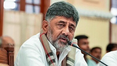 কর্নাটক হাই কোর্টের এক সাম্প্রতিক পর্যবেক্ষণকে ঘিরে বেআইনি অনুপ্রবেশের বিষয়টি ফের জাতীয় স্তরে আলোচনায় উঠে এসেছে। (@CMofKarnataka X)