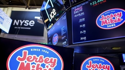 Jersey Mike’s stock fell about 2% after its NYSE debut despite raising $1 billion in its IPO (Photographer: Michael Nagle/Bloomberg) (Bloomberg) Jersey Mike’s stock fell about 2% after its NYSE debut despite raising $1 billion in its IPO (Photographer: Michael Nagle/Bloomberg) (Bloomberg)