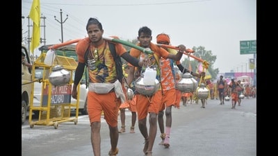 Mayor Pravesh Wahi also demands a ban on street vendors selling non-vegetarian food on the key roads of Delhi or around Kanwar Yatra camps to respect the pilgrims’ sentiments. (HT Archive)
