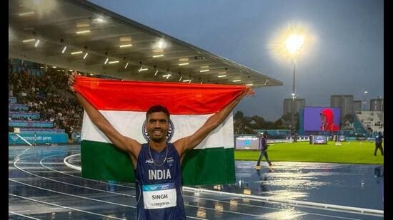Gulveer won the silver medal in men’s 10000m event.