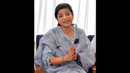 PDP leader Iltija Mufti addresses a press conference, in Srinagar, on Thursday.R (PTI)