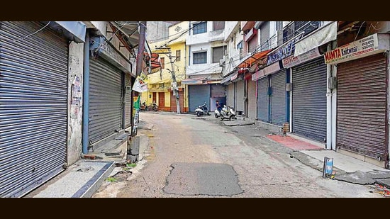 Shops shut during the bandh in Ludhiana on Thursday. (Gurpreet Singh/HT)