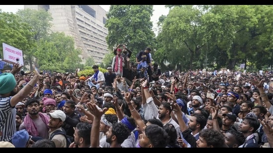 The FIR was lodged on charges of intentional insult, statements conducing to public mischief and defamation after a Ghaziabad resident approached the Expressway police station in Noida, said a police official. (HT Archive)