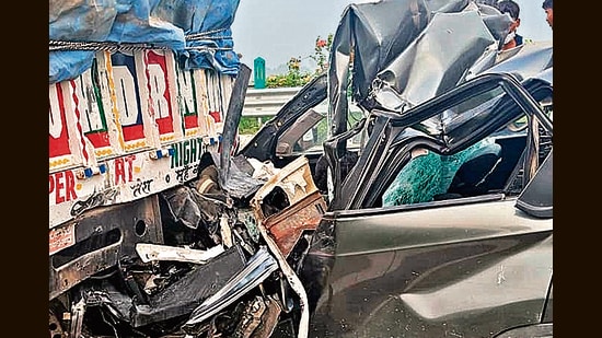 Two brothers, both crusher operators from Narnaul, and their driver were killed after their car rammed into a moving truck on the NH-152D near Rohtak early on Thursday morning. (Manoj Dhaka/HT)