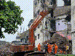 The four-storey Kohinoor Building in Balaji Nagar, Gangaram Wada, in Bhiwandi was previously declared dangerous by the Bhiwandi-Nizampur Municipal Corporation.