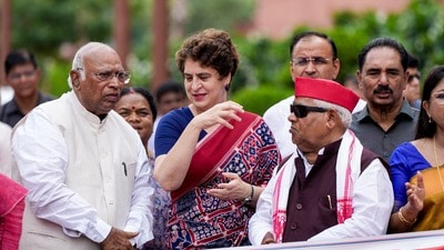 এফসিআরএ সংশোধনী বিল নিয়ে সংসদে আলোচনার প্রস্তুতি বিরোধীদের, রাম মন্দির ইস্যুতে অনড় এসপি (PTI) এফসিআরএ সংশোধনী বিল নিয়ে সংসদে আলোচনার প্রস্তুতি বিরোধীদের, রাম মন্দির ইস্যুতে অনড় এসপি (PTI)