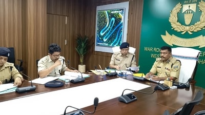 Top police officers from Jharkhand, West Bengal and Odisha attend an inter-state border coordination meeting chaired by Kolhan DIG Anuranjan Kisphotta in Chaibasa on Thursday. (HT Photo) Top police officers from Jharkhand, West Bengal and Odisha attend an inter-state border coordination meeting chaired by Kolhan DIG Anuranjan Kisphotta in Chaibasa on Thursday. (HT Photo)
