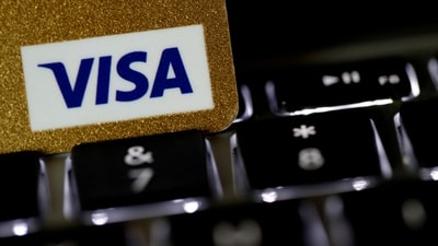 FILE PHOTO: A Visa credit card is seen on a computer keyboard in this picture illustration taken September 6, 2017. REUTERS/Philippe Wojazer/Illustration/File Photo (REUTERS)