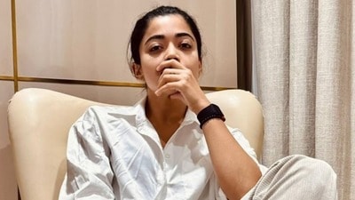 Rashmika Mandanna Injury: రష్మిక మందన్నకు గాయం.. డ్యాన్స్ చేస్తుండగా పడటంతో.. షూటింగ్కు బ్రేక్.. టాలీవుడ్లో మరో కలకలం Rashmika Mandanna Injury: రష్మిక మందన్నకు గాయం.. డ్యాన్స్ చేస్తుండగా పడటంతో.. షూటింగ్కు బ్రేక్.. టాలీవుడ్లో మరో కలకలం