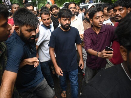 দীপকের হুঁশিয়ারি, ভবিষ্যতে শুধু কোনও মন্ত্রীর পদত্যাগ নয়, ছাত্ররাই সরকার বদলের ক্ষমতা রাখে।