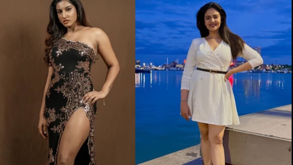 <p>విష్ణుప్రియ, శ్రీముఖి లేటెస్ట్ ఫొటోలు సోషల్ మీడియాలో వైరల్ గా మారాయి. ఈ భామల లేటెస్ట్ లుక్ గురించి నెటిజన్లు మాట్లాడుకుంటున్నారు. </p>