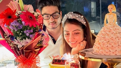 প্রেমিক সোহেলকে আগলে সেলিব্রেশন মুডে তিয়াসা, অতীত ভুলে শিগগির ২য় বিয়ে করবেন কৃষ্ণকলি নায়িকা? প্রেমিক সোহেলকে আগলে সেলিব্রেশন মুডে তিয়াসা, অতীত ভুলে শিগগির ২য় বিয়ে করবেন কৃষ্ণকলি নায়িকা?