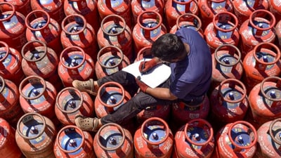 Commercial LPG is now cheaper by ₹202 in Delhi and ₹209 in Kolkata. (pic for representation) Commercial LPG is now cheaper by ₹202 in Delhi and ₹209 in Kolkata. (pic for representation)