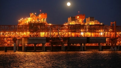 Samudra Manthan budgets  ₹43,200 crore for 60 offshore oil wells and offers government support for drilling costs. (Reuters/Representative image)