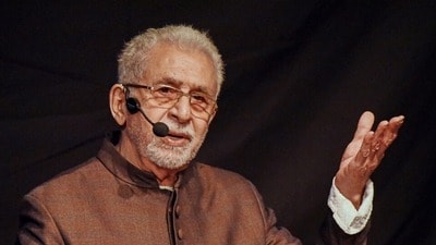 লাইফটাইম অ্যাচিভমেন্ট পুরস্কার নেন না নাসিরুদ্দিন