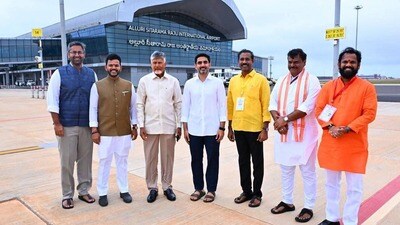 <p>పబ్లిక్-ప్రైవేట్ పార్ట్‌నర్‌షిప్ (PPP) నమూనాలో సుమారు రూ.5,640 కోట్లకు పైగా వ్యయంతో ఈ గ్రీన్‌ఫీల్డ్ విమానాశ్రయాన్ని అత్యంత సుందరంగా తీర్చిదిద్దారు. ఈ నూతన అంతర్జాతీయ విమానాశ్రయం ఏడాదికి ఏకంగా 60 లక్షల మంది ప్రయాణికుల రద్దీని తట్టుకునేలా రూపొందించారు.</p> 