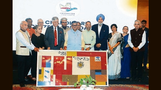 From left : Senior advocate ML Sarin, additional chief secretary to Punjab government Balamurugan, theatre director Neelam Mansingh Chaudhary, former PU V-C Arun Kumar Grover, former Chief of Army Staff VP Malik, governor Gulab Chand Kataria (centre), former IPS officer Samant Goel (behind Kataria), MP Rajinder Gupta, former bureaucrat RI Singh, former Union secretary Vini Mahajan, former Haryana chief secretary Keshni Anand Arora and former PGI director Dr KK Talwar during an event in Sector 17 on Saturday. (HT Photo)