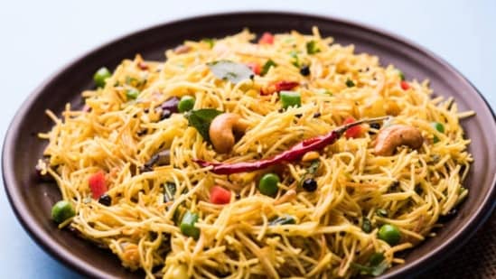 Homemade Instant Vermicelli Upma Recipe With Vegetables (Freepik)