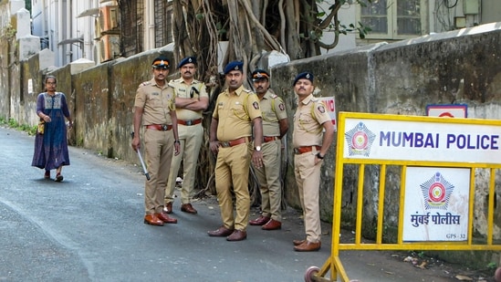 Police have arrested a 19-year-old youth in Amravati for allegedly luring women and girls. (PTI)