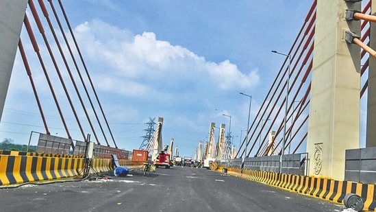 The flyover, which will provide a signal-free link between Mayur Vihar Phase-I and AIIMS via Sarai Kale Khan, will reduce travel time to 15 minutes.
