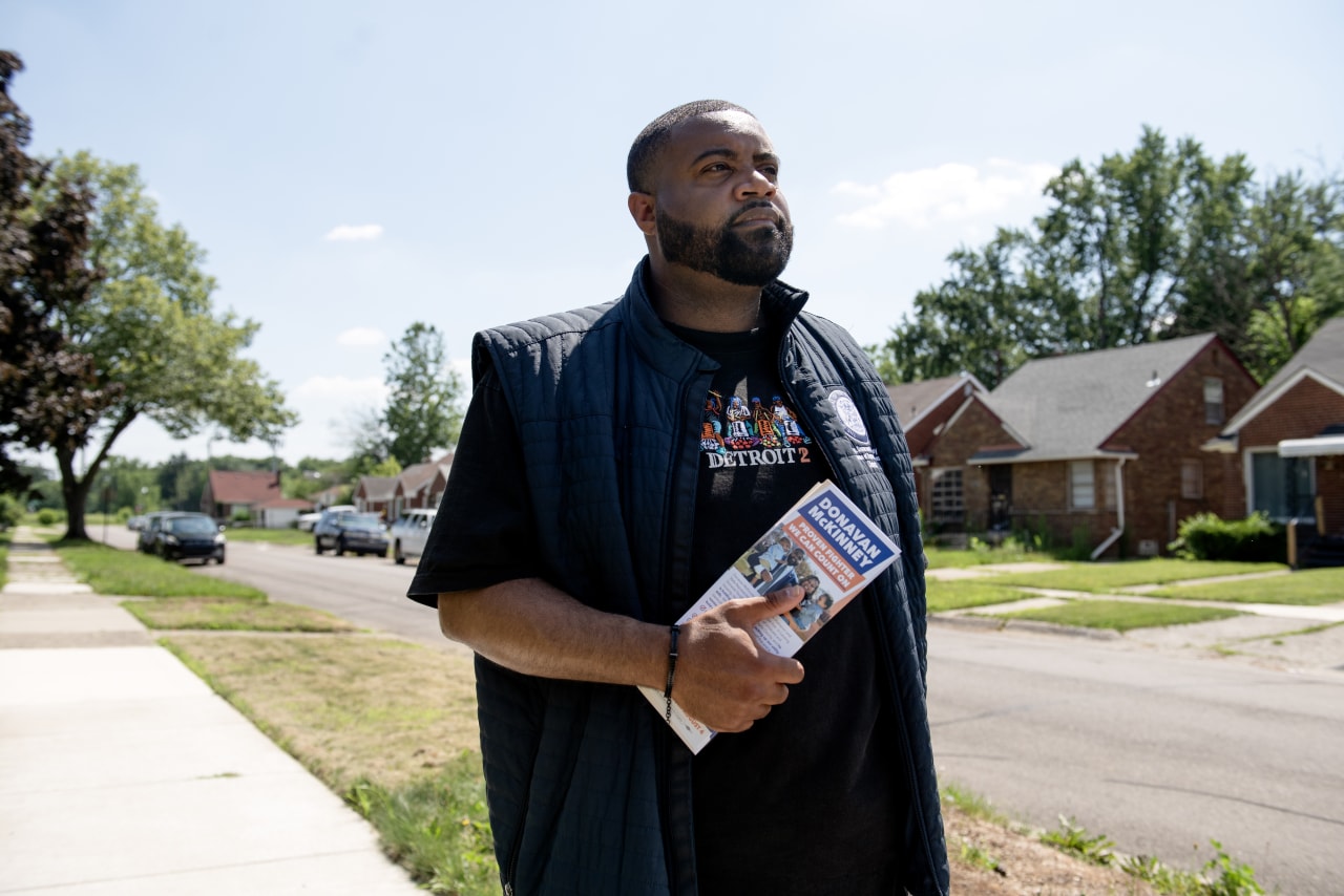 Michigan state Rep. Donavan McKinney is running a primary campaign against incumbent U.S. Rep. Shri Thanedar (D., Mich.) to represent a district on Detroit’s east side. Michigan state Rep. Donavan McKinney is running a primary campaign against incumbent U.S. Rep. Shri Thanedar (D., Mich.) to represent a district on Detroit’s east side.