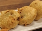 Chef Sanjeev Kapoor's batata vada recipe takes approximately 40 minutes to make. (sanjeevkapoor.com)