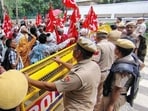 The workers also sought social security registration through the Labour Welfare Board, compensation of  <span class='webrupee'>₹</span>5 lakh for workers injured in accidents. (HT Photo)